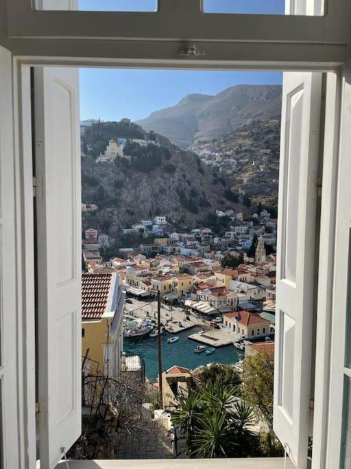 Maison Avec Terrasses Et Vues シミ エクステリア 写真
