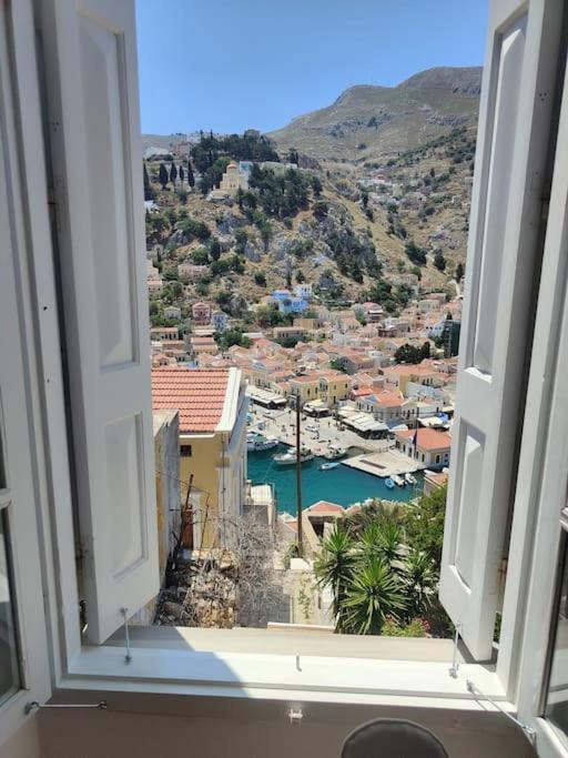 Maison Avec Terrasses Et Vues シミ エクステリア 写真