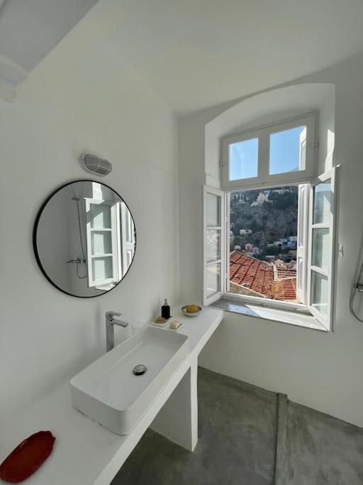 Maison Avec Terrasses Et Vues シミ エクステリア 写真