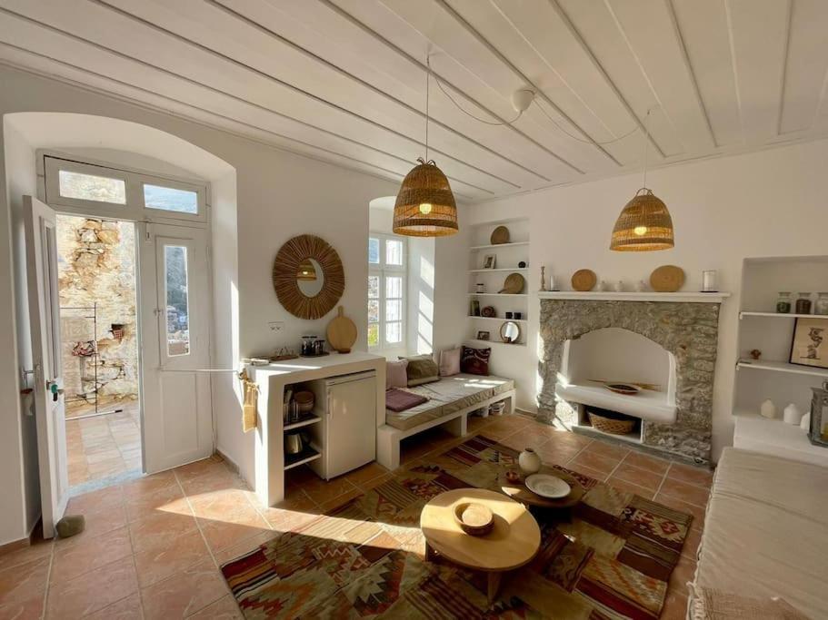 Maison Avec Terrasses Et Vues シミ エクステリア 写真
