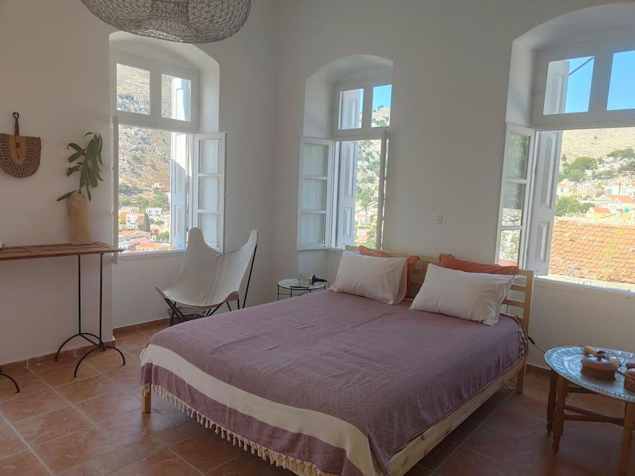 Maison Avec Terrasses Et Vues シミ エクステリア 写真